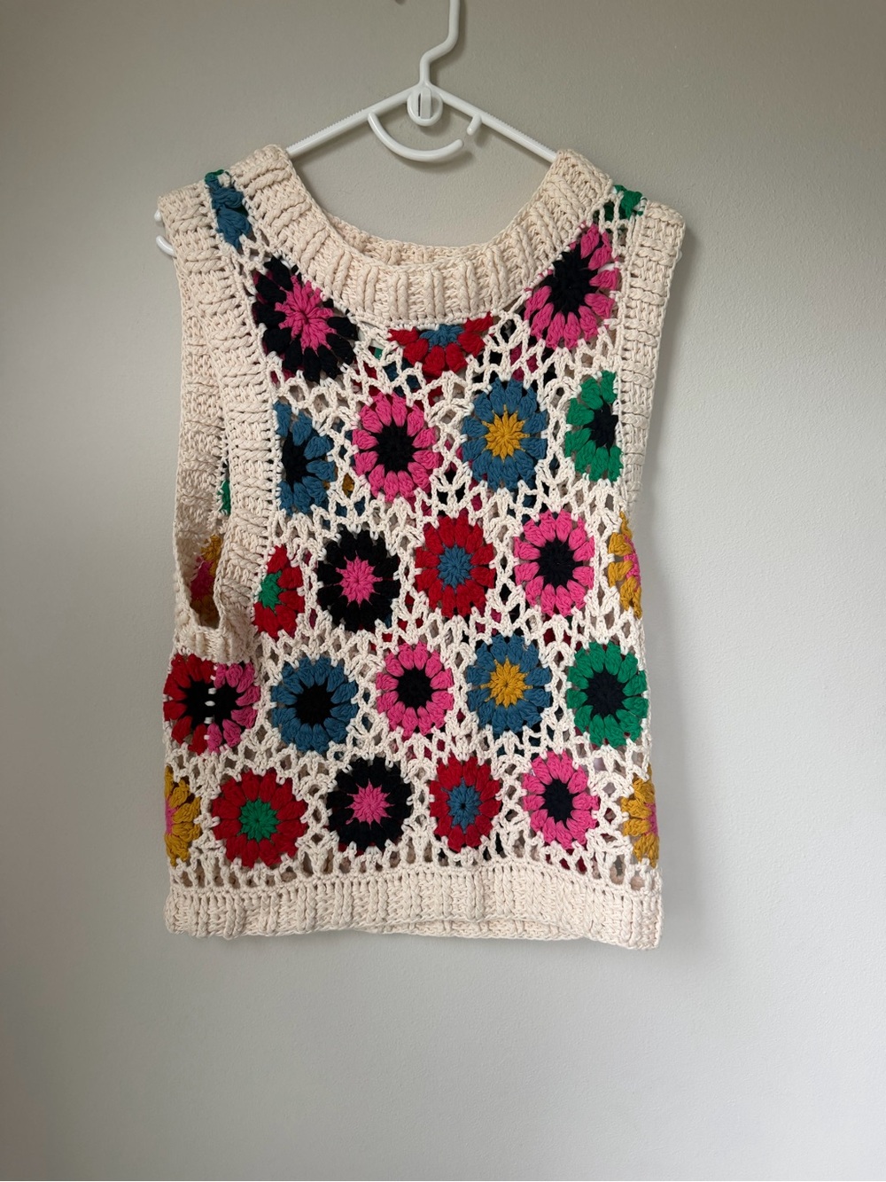 FARM RIO Cream multicolor Crochet Flower Vest top matching shorts available - Picture 6 of 6